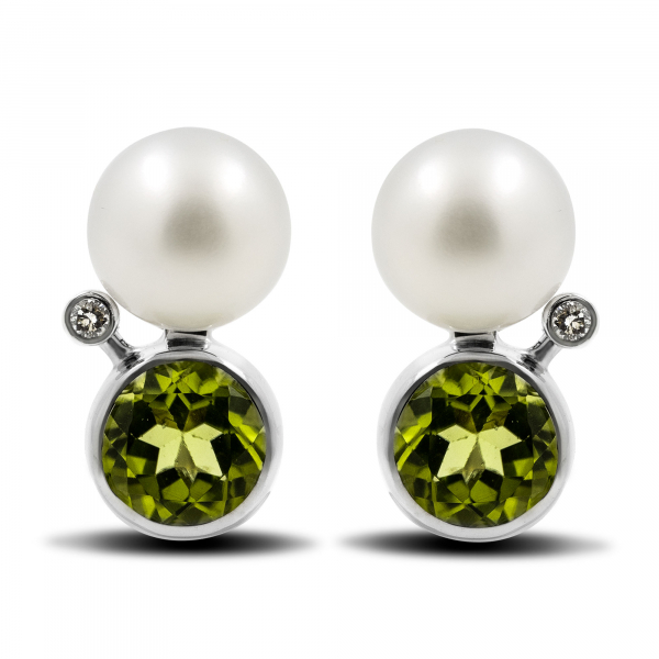 Pearl Earring With Olivine And Diamonds From White Gold