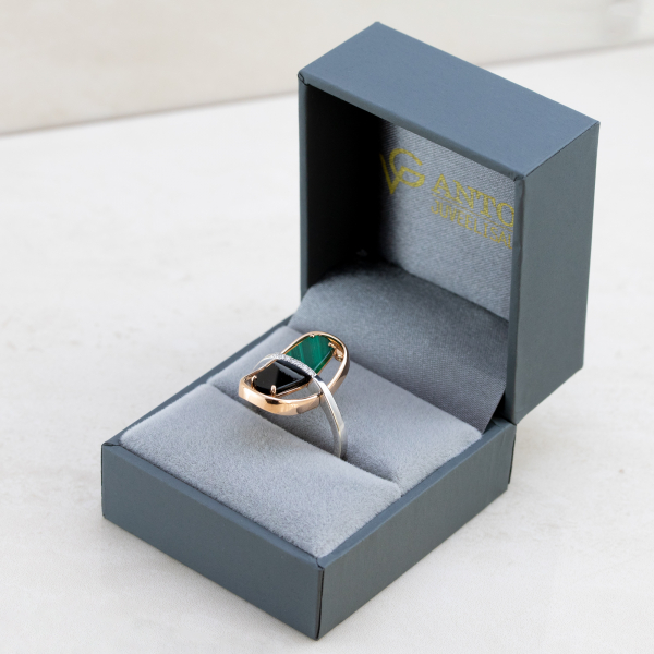 Gold Ring With Onyx and Malachite