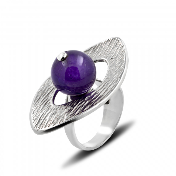 Siliver Ring With Amethyst